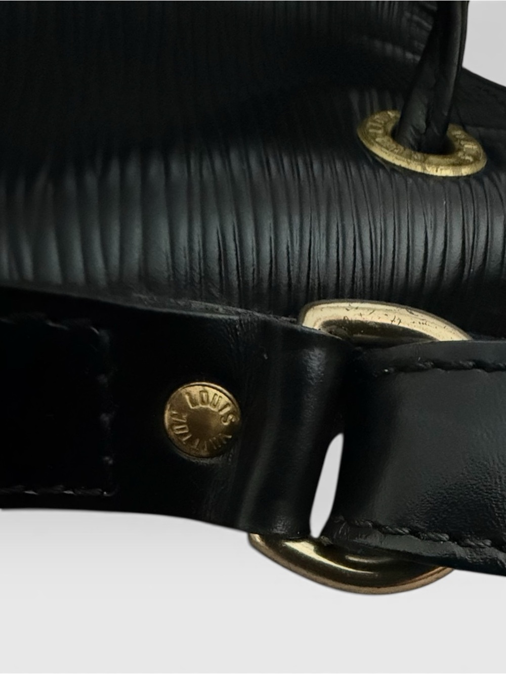 SOLD ***Louis Vuitton Epi Leather Noe GM Bucket Bag Black β Vintage β¨ - Picture 6 of 12